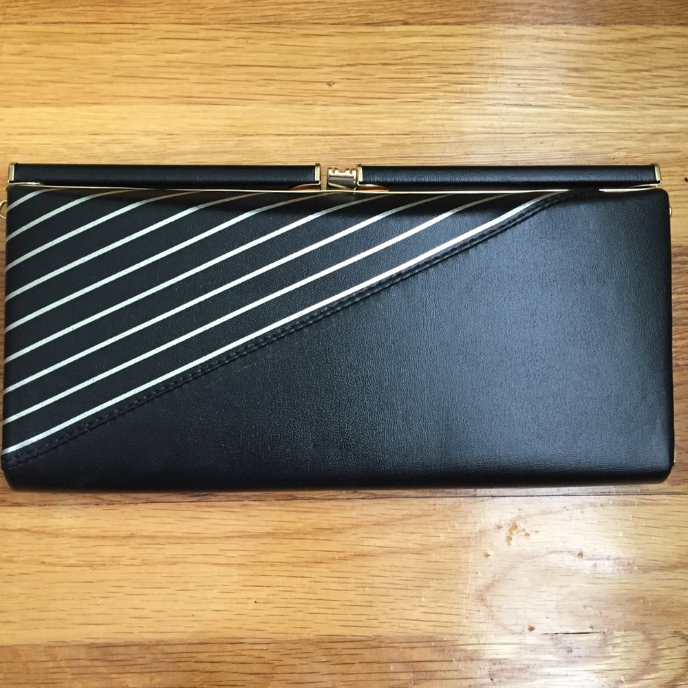 Vintage black clutch